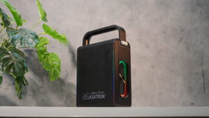 Speaker Asatron Legend L-0501 berwarna hitam dengan pegangan oranye